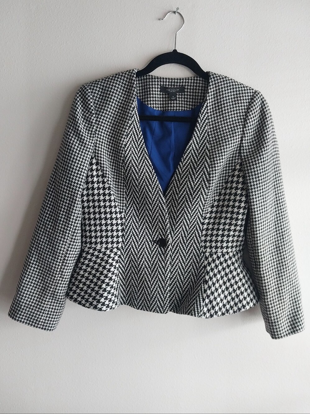 Ann Taylor Black & White Wool Blend Peplum Waist Houndstoorh  & Chevron Blazer